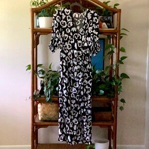 Black and White Fitted Dress with Flutter Sleeves